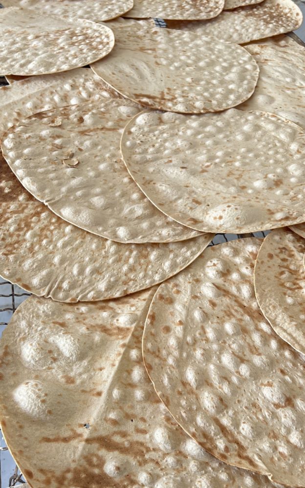 عطر گندم نان سنتی آب دوغ خیاری